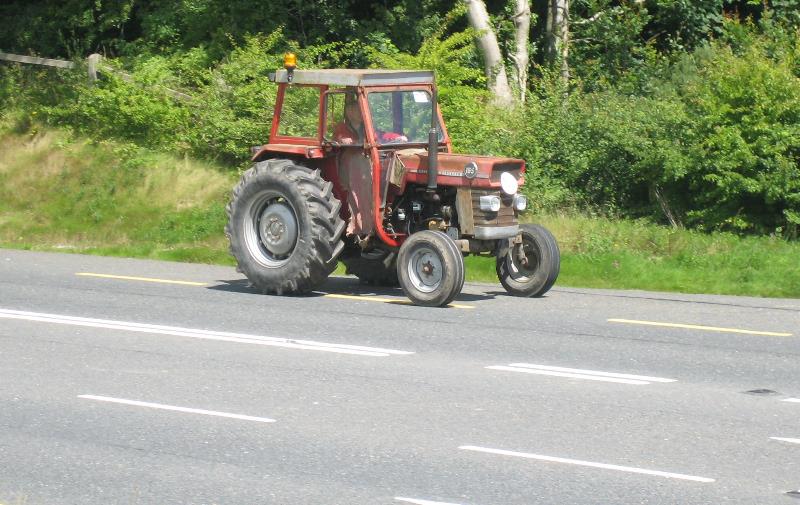 ../Images/Vintage tractor Run 2007- 28.jpg
